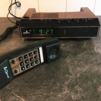 Vintage Cobra wekkerradio met telefoon